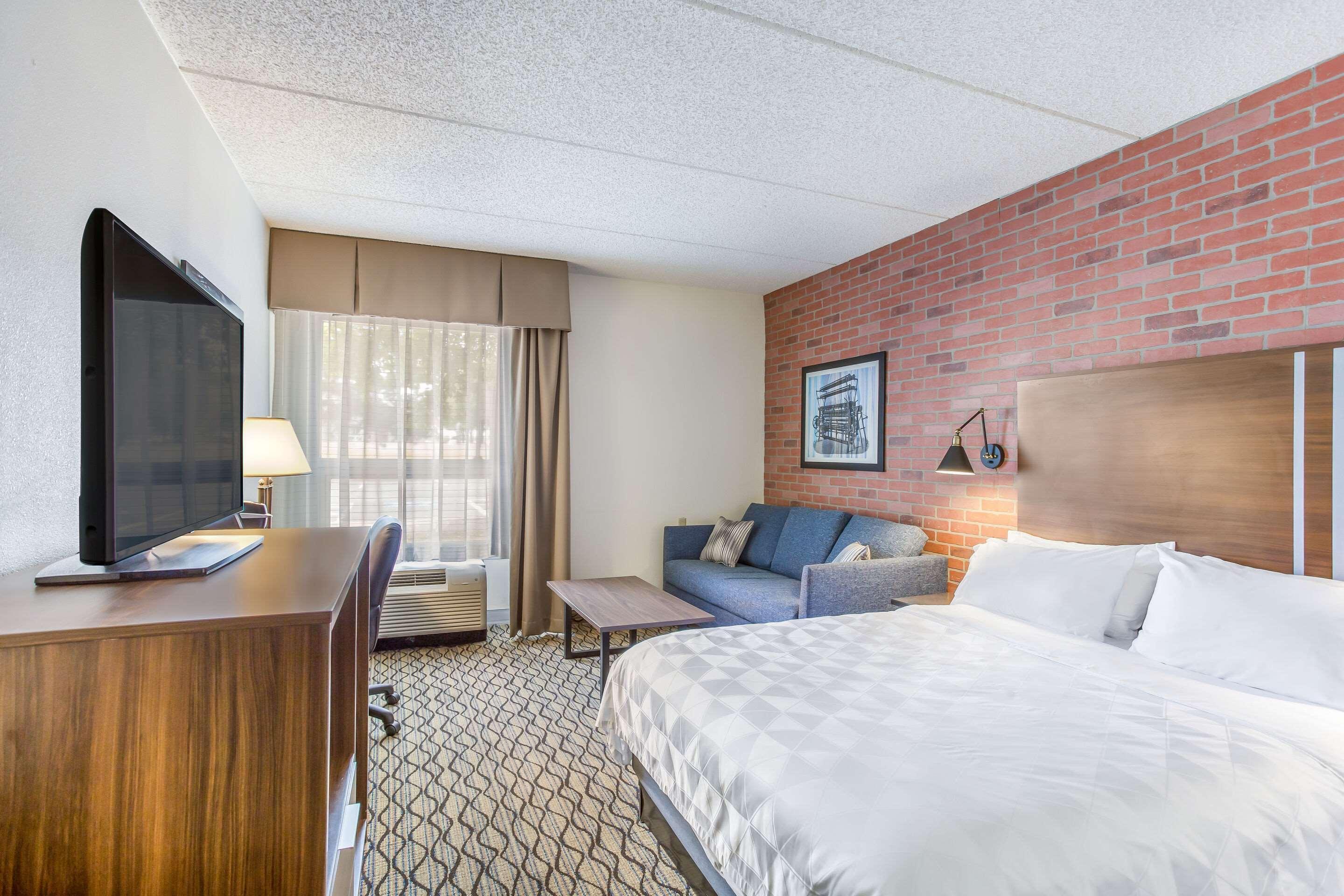 Burrstone Inn, Ascend Collection Hotel New Hartford